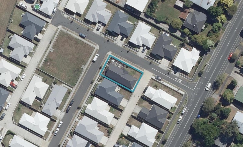 3 Queens Park Crescent, Frankton, Hamilton - Carousel 1