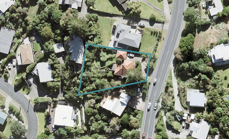 1092 Whangaparaoa Road, Tindalls Beach, Whangaparaoa - Carousel 1