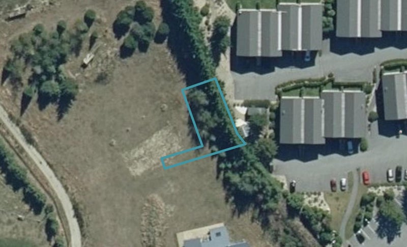 8 Cleland Close, WANAKA - Carousel 1