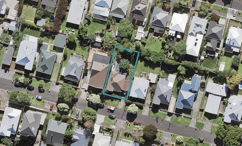10 Ward Terrace, Sandringham, Auckland - Carousel 1