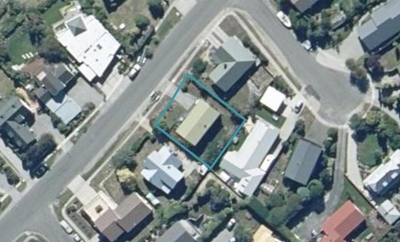 17 Oregon Drive, Kelvin Heights, Queenstown - Carousel 1
