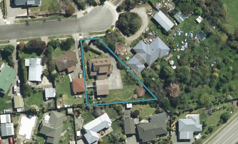 24 Harcourt Place, Wakefield, Wakefield - Carousel 1