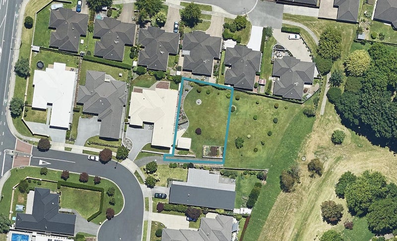 9 Horsley Grove, Pyes Pa, Tauranga - Carousel 1