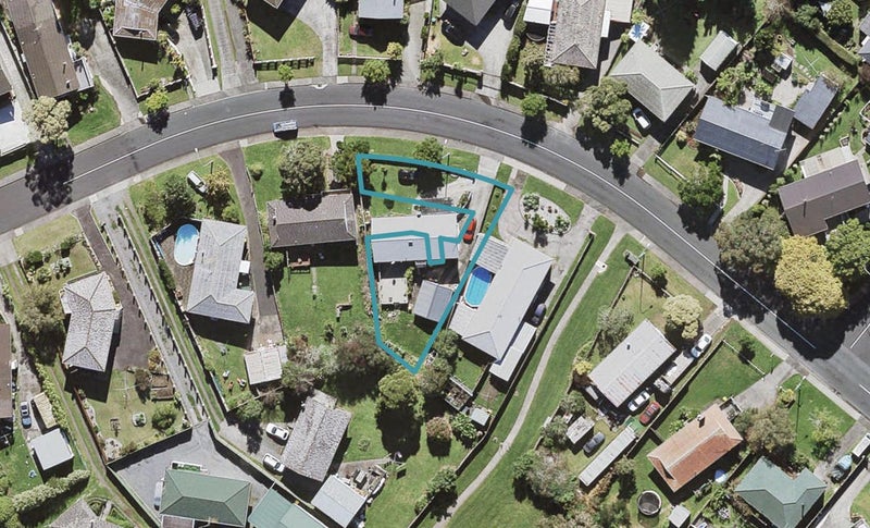 37 Felgrove Street, Glendene, Auckland - Carousel 1