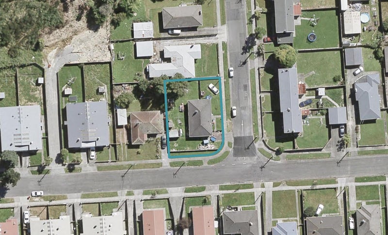 8 Wainhouse Street, Stokes Valley, Lower Hutt - Carousel 1