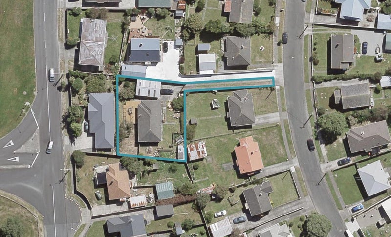9 Lockwood Crescent, Taita, Lower Hutt - Carousel 1