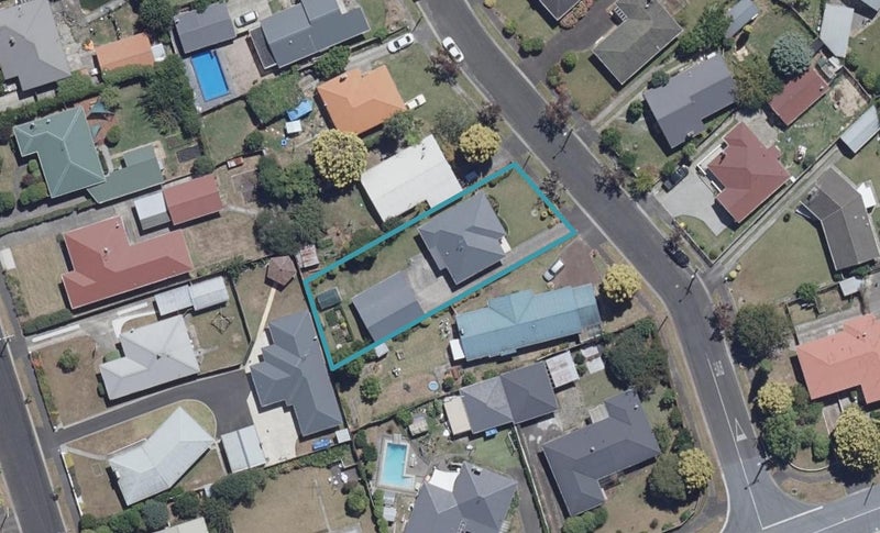 5 Beech Crescent, Hillcrest, Hamilton - Carousel 1