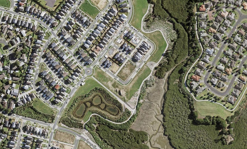 14 Kuurae Crescent, Weymouth, Auckland - Carousel 1