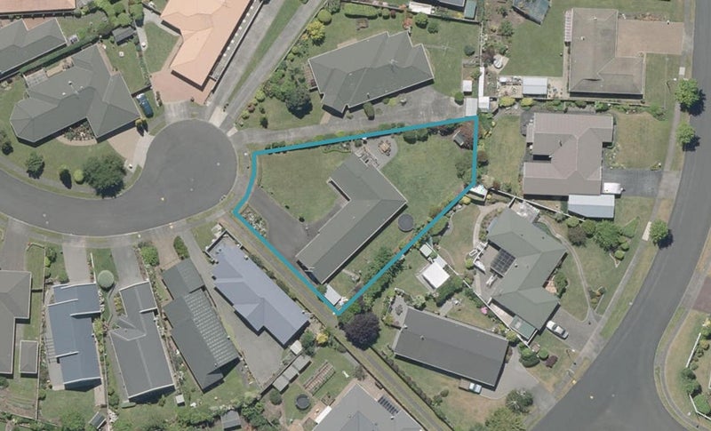 16 Perrett Drive, Otamatea, Whanganui - Carousel 1