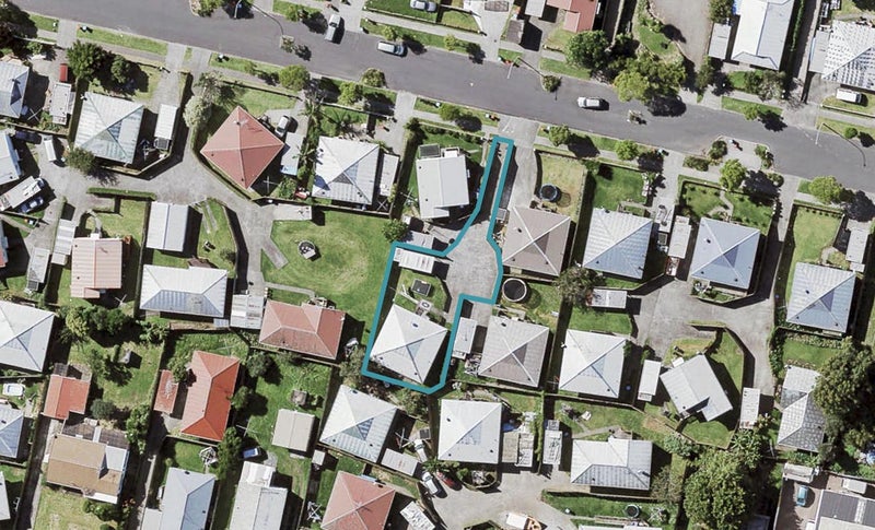 87B Maybury Street, Point England, Auckland - Carousel 1
