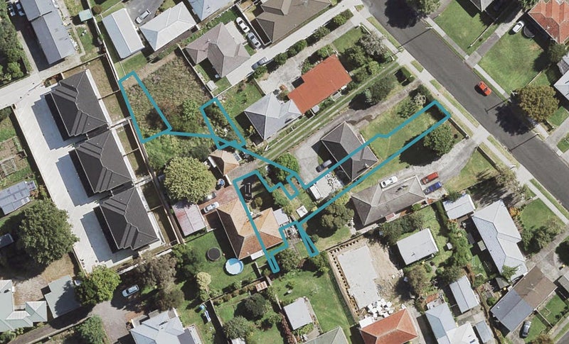 13/15 Beaumonts Way, Manurewa, Auckland - Carousel 1