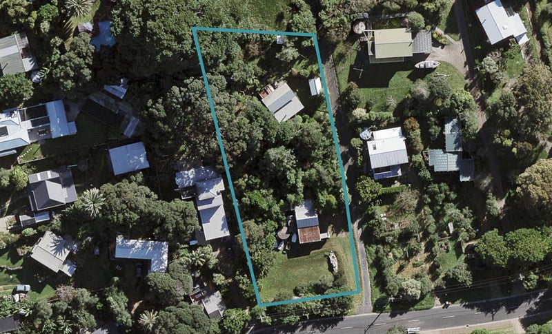 8 Ostend Road, Ostend, Waiheke Island - Carousel 1