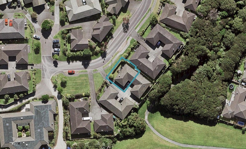 28 Regents Park Place, Westgate, Auckland - Carousel 1