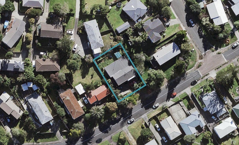 43 Peach Road, Glenfield, Auckland - Carousel 1