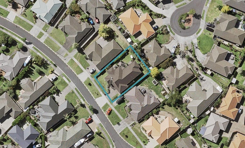 14 Mulroy Place, East Tamaki Heights, Auckland - Carousel 1
