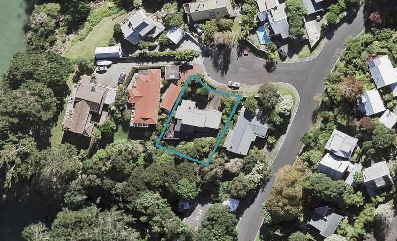 2 Eucalyptus Place, Beach Haven, Auckland - Carousel 1
