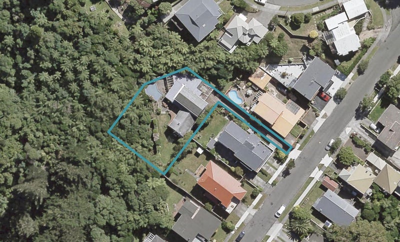 18 Chestnut Grove, Maungaraki, Lower Hutt - Carousel 1