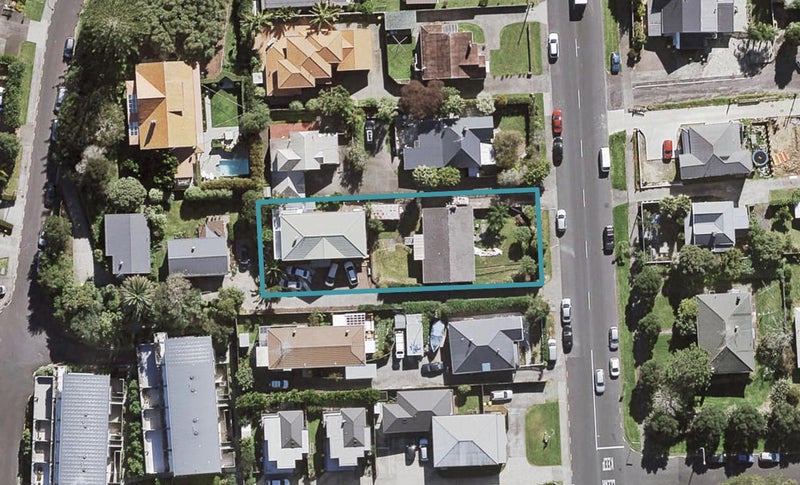 2/84 Birkenhead Avenue, Birkenhead, Auckland - Carousel 1