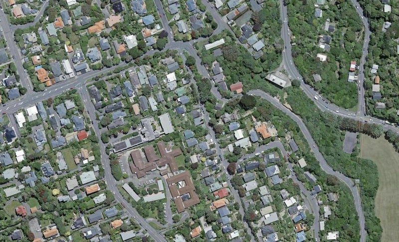 2/18 Ponsonby Road, Karori, Wellington - Carousel 1