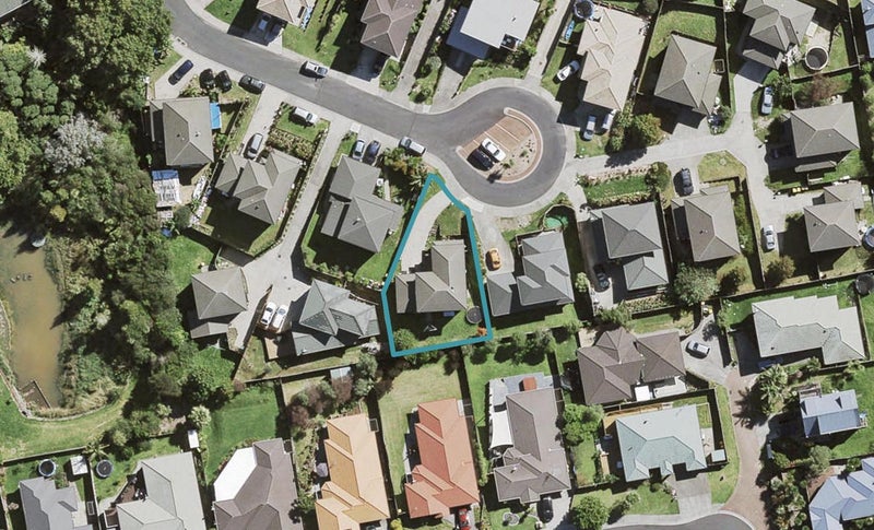 11 Vanhest Way, Ranui, Auckland - Carousel 1