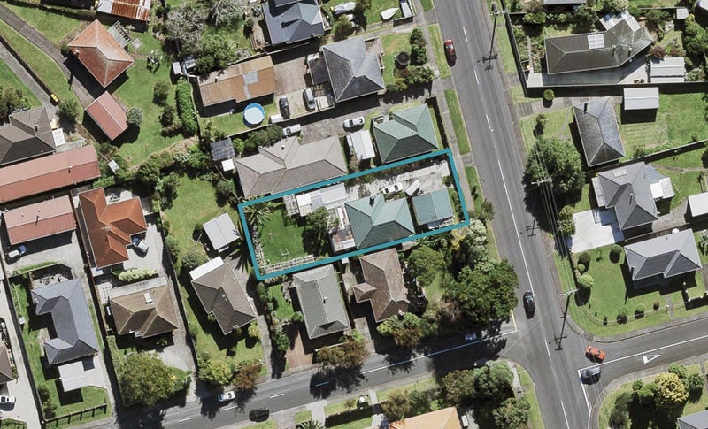 594 Te Atatu Road, Te Atatu Peninsula, Auckland - Carousel 1