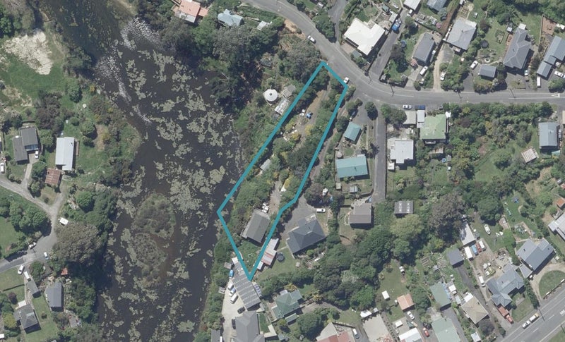 18 McIntosh Road, Brighton, Dunedin - Carousel 1