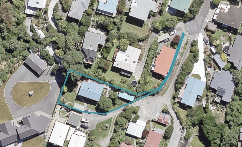 7 Pine Tree Lane, Korokoro, Lower Hutt - Carousel 1