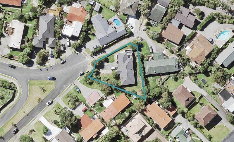 17 Hollyhock Place, Browns Bay, Auckland - Carousel 1