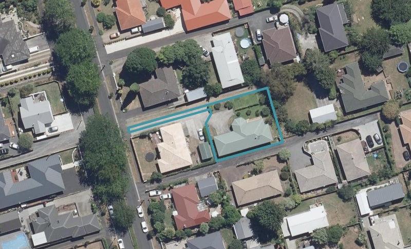 8 MacFarlane Street, Hamilton East, Hamilton - Carousel 1
