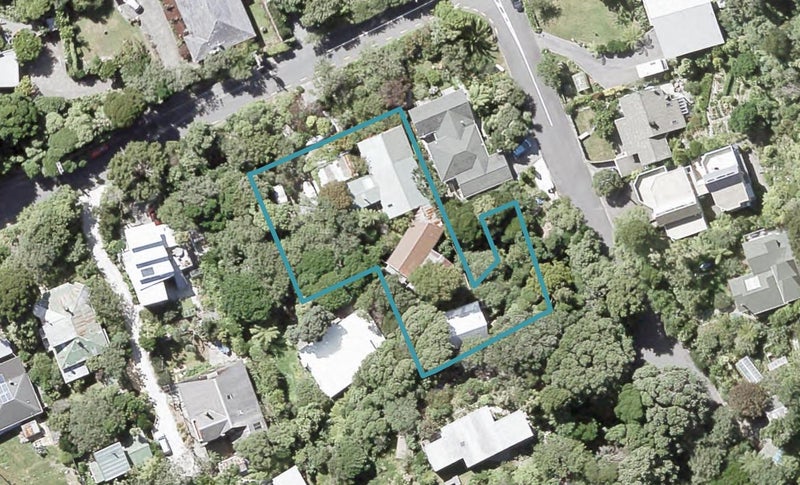 2/22 Taungata Road, York Bay, Lower Hutt - Carousel 1