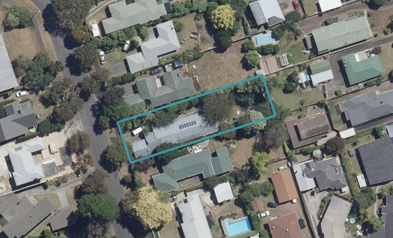 40 Queenwood Avenue, Queenwood, Hamilton - Carousel 1
