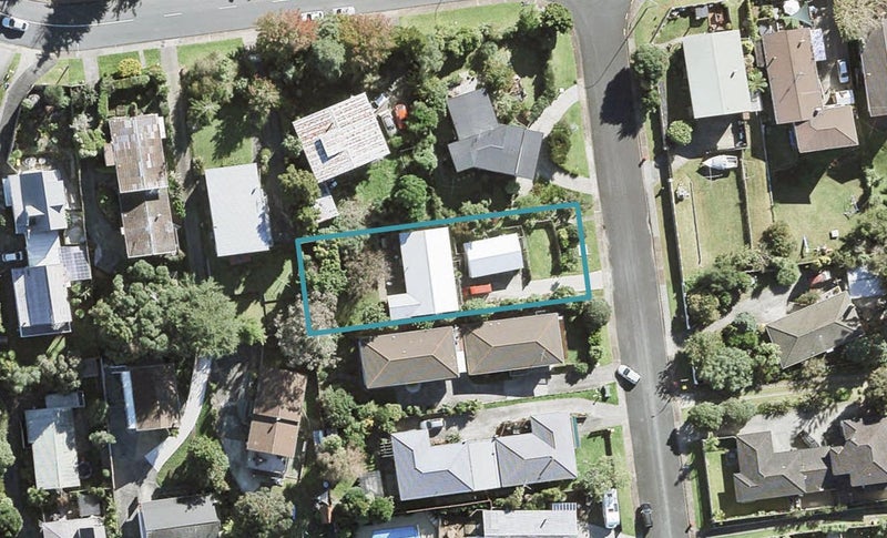 1 Charmaine Road, Torbay, Auckland - Carousel 1