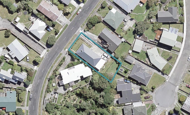 38 Cedar Street, Maungaraki, Lower Hutt - Carousel 1