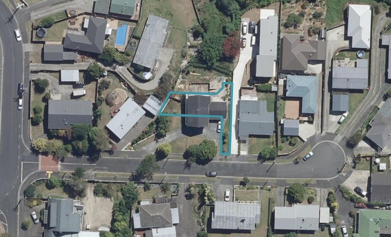 3/3 Stewart Place, Melville, Hamilton - Carousel 1