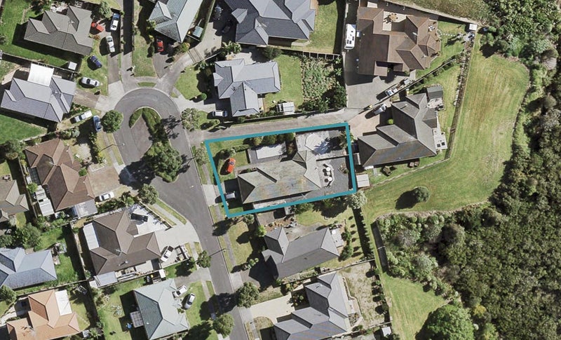 76 Waimahia Avenue, Weymouth, Auckland - Carousel 1