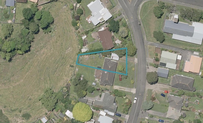 4 Hutchison Crescent, Durie Hill, Whanganui - Carousel 1