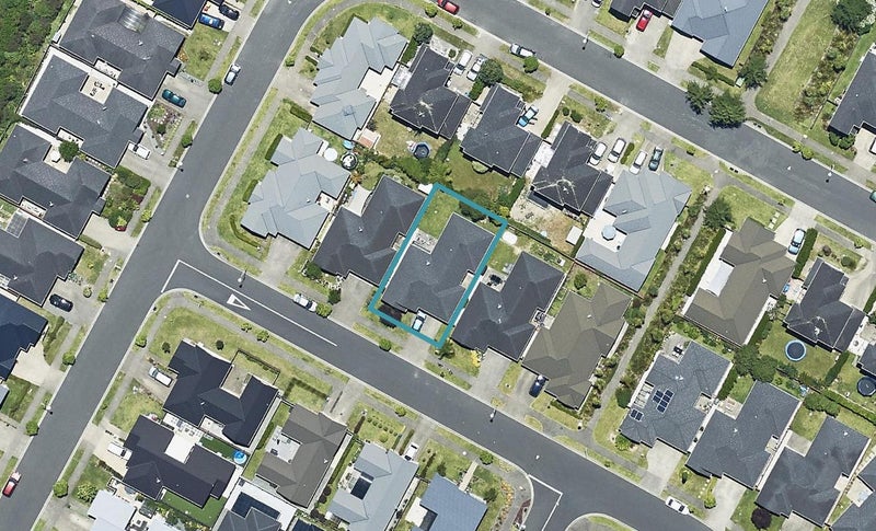 18 Lanyard Street, Pyes Pa, Tauranga - Carousel 1