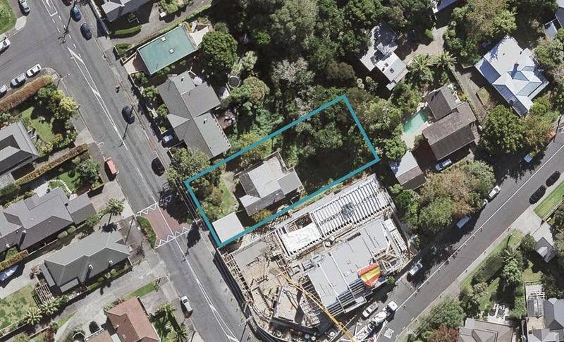 85 Hinemoa Street, Birkenhead, Auckland - Carousel 1