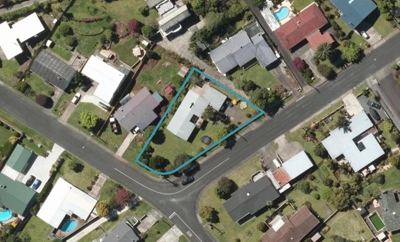 15 Sierra Avenue, Kamo, Whangarei - Carousel 1