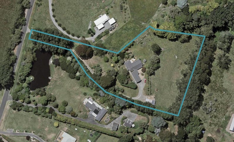 11 Kensington Drive, Peka Peka - Carousel 1