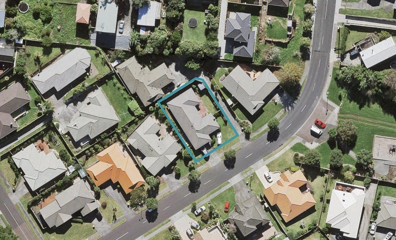 116 Buscomb Avenue, Henderson, Auckland - Carousel 1