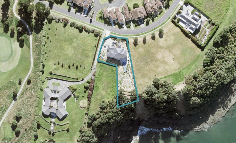 300 Pinecrest Drive, Gulf Harbour, Whangaparaoa - Carousel 1