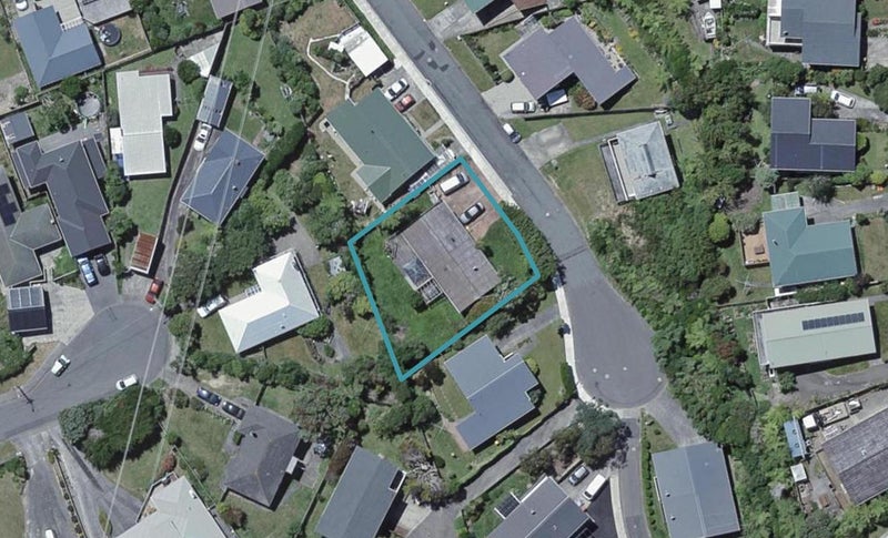8 Bloomsbury Grove, Newlands, Wellington - Carousel 1