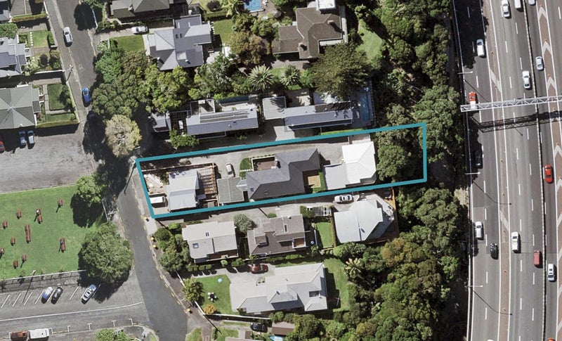 2/45 Princes Street, Northcote Point, Auckland - Carousel 1