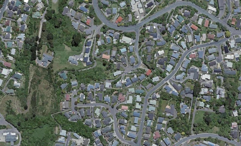 18 Paparangi Crescent, Paparangi, Wellington - Carousel 1