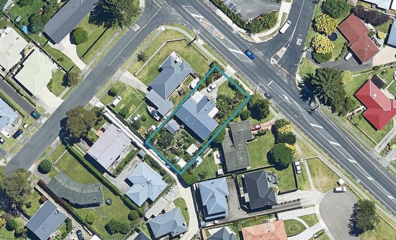 132 Bellevue Road, Brookfield, Tauranga - Carousel 1