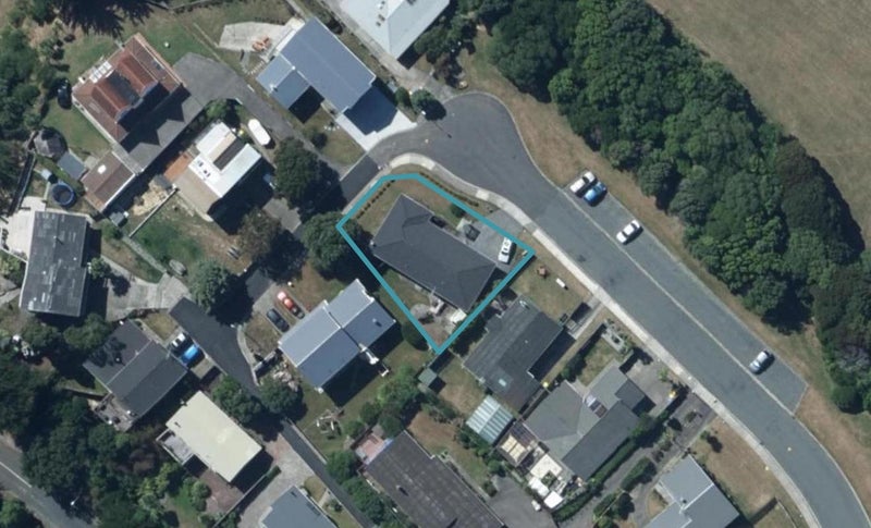 19 Cassley Crescent, Papakowhai, Porirua - Carousel 1