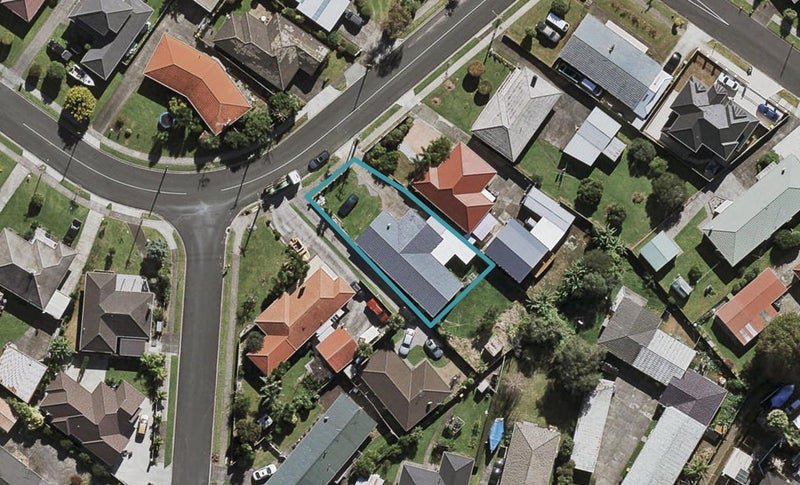 13 Buckingham Crescent, Manukau, Auckland - Carousel 1