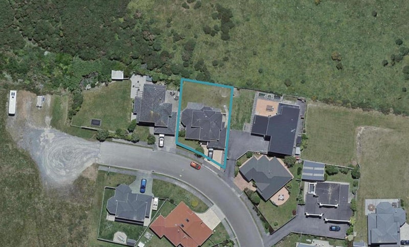 16 Silver Pine Avenue, Woodridge, Wellington - Carousel 1