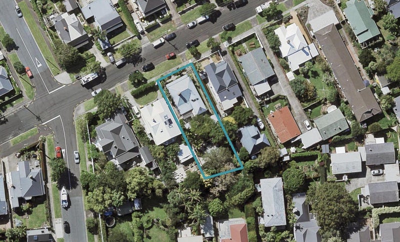15 Patuone Avenue, Devonport, Auckland - Carousel 1
